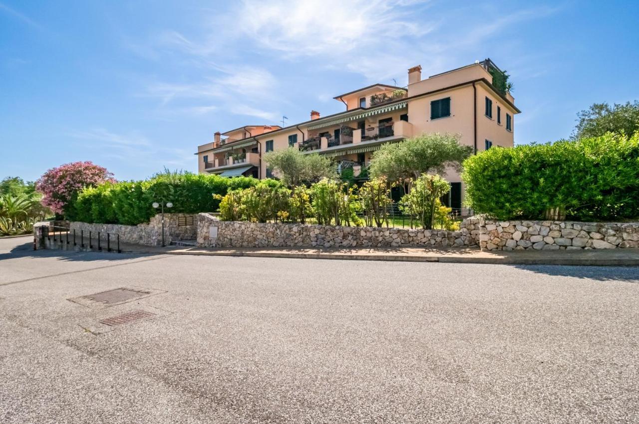 Piana Di Solaro Modern Flat & Swimming Pool Διαμέρισμα Lerici Εξωτερικό φωτογραφία